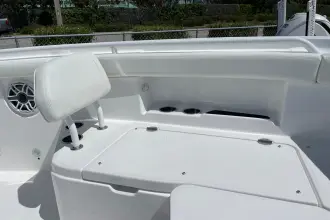 Thumbnail von Everglades 285 CC Whisper Green