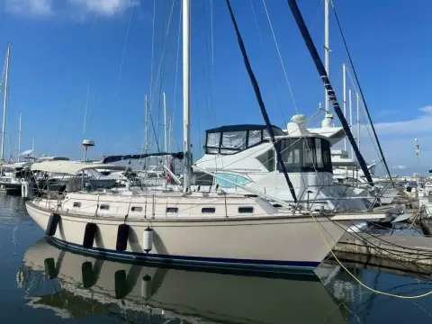 Island Packet 40 Dream Flower