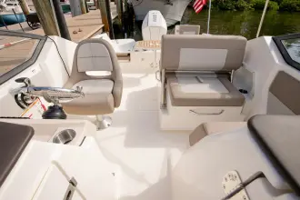Thumbnail von Boston Whaler 210 Vantage