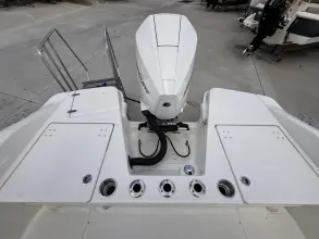 Thumbnail von Boston Whaler 220 Dauntless