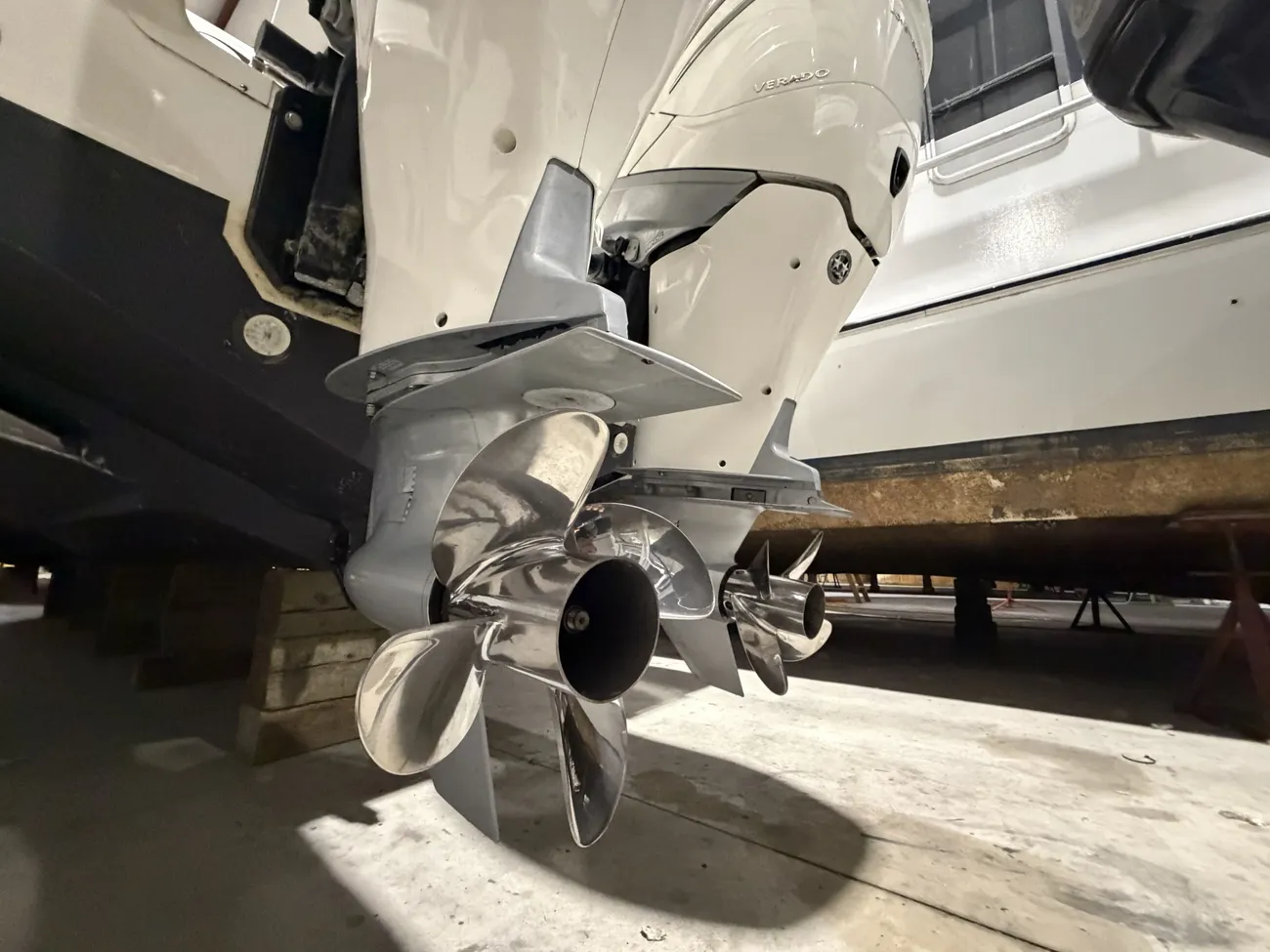 Thumbnail von Boston Whaler Outrage 330