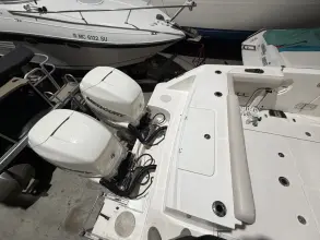Thumbnail von Boston Whaler Outrage 330