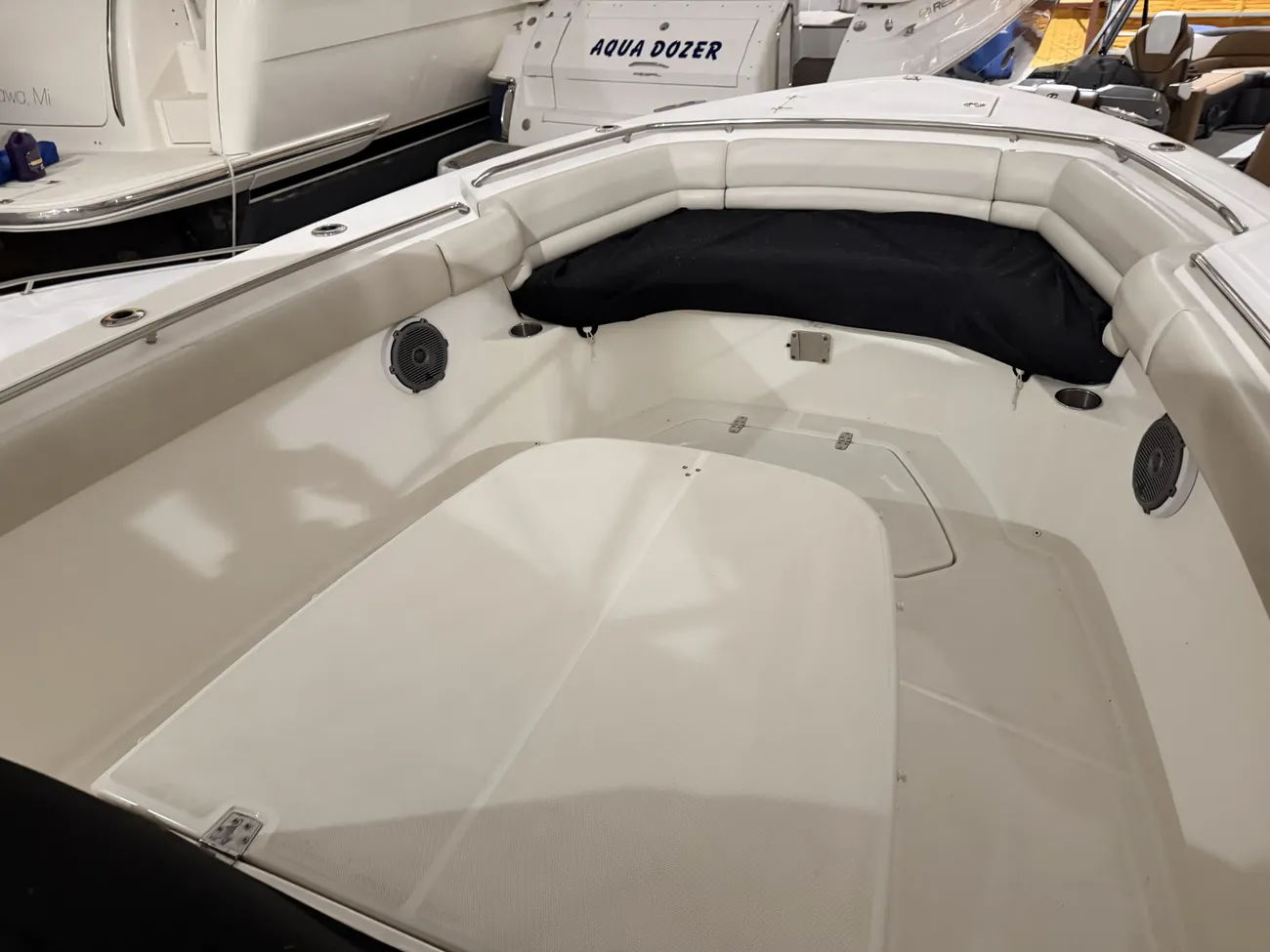 Thumbnail von Boston Whaler Outrage 330
