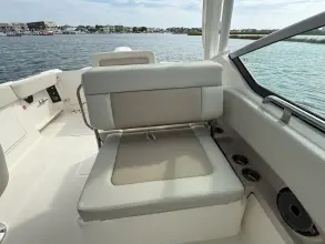 Thumbnail von Boston Whaler 240 Vantage