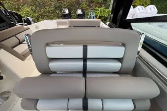 Thumbnail von Boston Whaler 330 Vantage