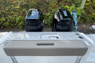 Thumbnail von Boston Whaler 330 Vantage