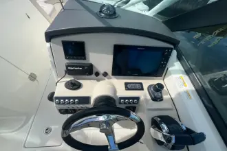 Thumbnail von Boston Whaler 270 Vantage