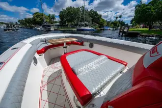 Thumbnail von Boston Whaler Outrage 330