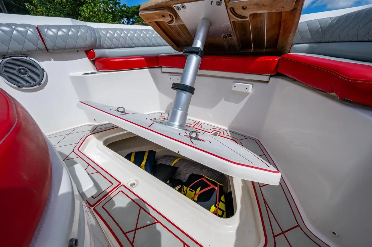Thumbnail von Boston Whaler Outrage 330