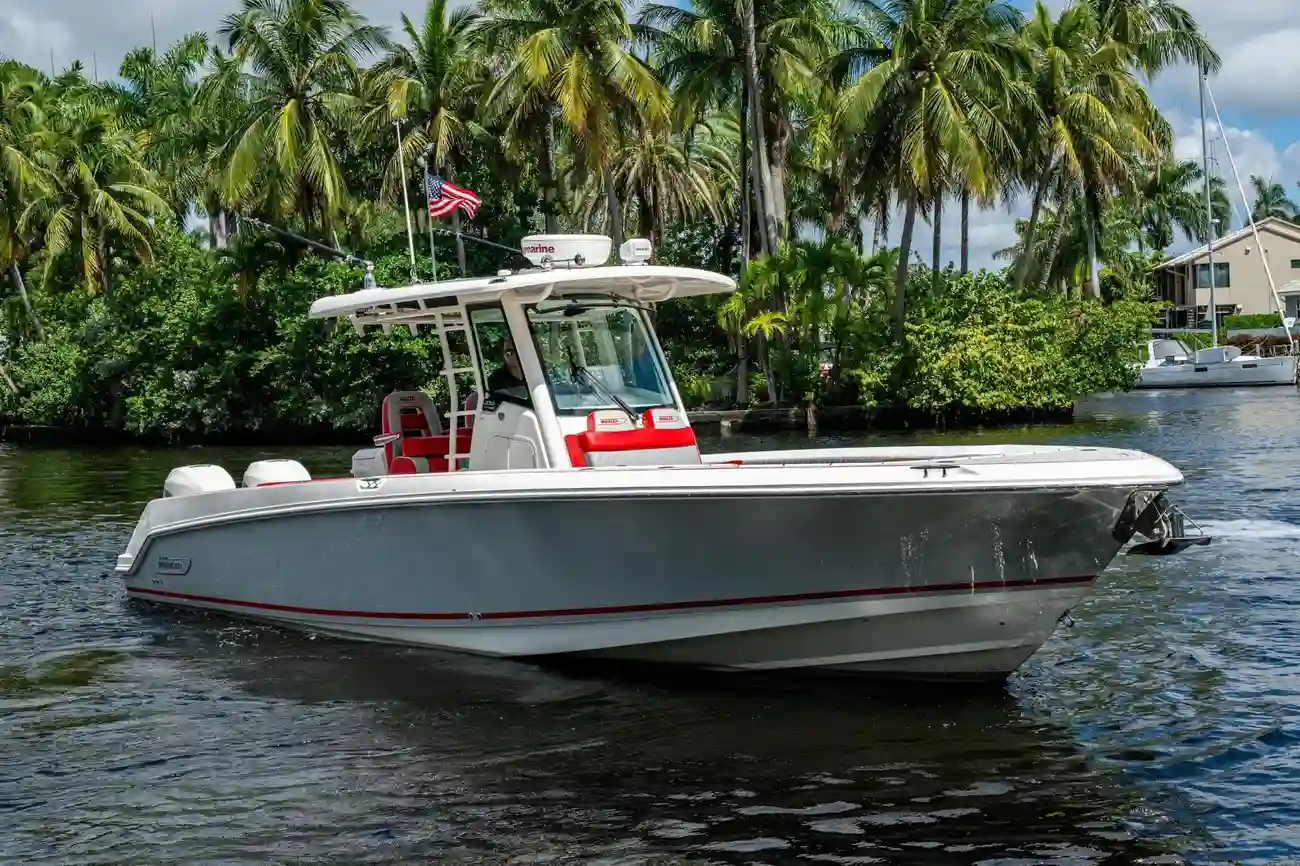 Thumbnail von Boston Whaler Outrage 330