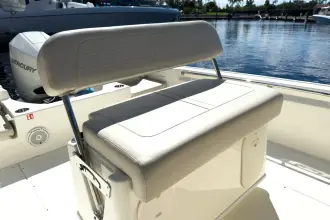Thumbnail von Boston Whaler 210 Montauk