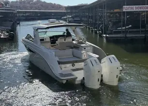 Thumbnail von Sea Ray SLX 400 Hors-bord