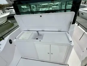 Thumbnail von Axopar 28 Cabin Macchina