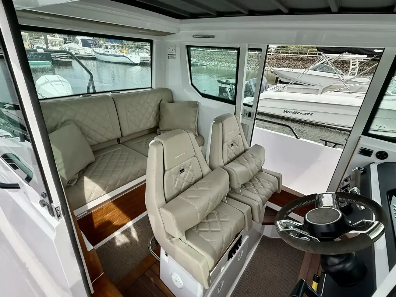 Thumbnail von Axopar 28 Cabin Macchina