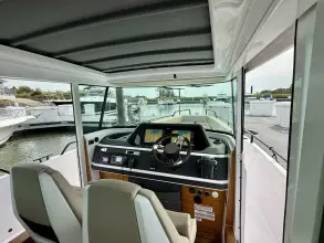 Thumbnail von Axopar 28 Cabin Macchina