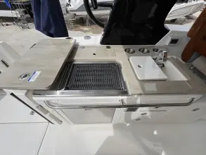 Thumbnail von Boston Whaler 380 Realm