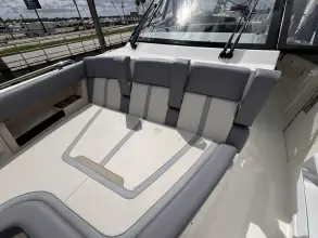 Thumbnail von Boston Whaler 380 Realm