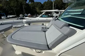 Thumbnail von Boston Whaler 380 Outrage