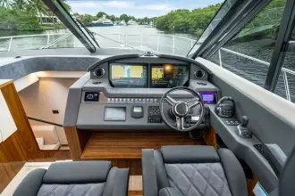 Thumbnail von Riviera 6000 Sport Yacht