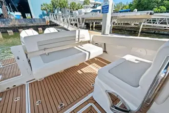 Thumbnail von Boston Whaler 320 Vantage