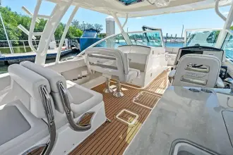 Thumbnail von Boston Whaler 320 Vantage