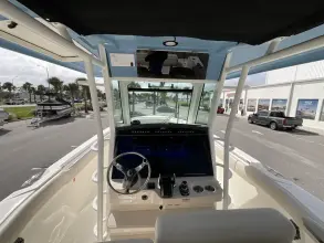 Thumbnail von Boston Whaler 330 Outrage
