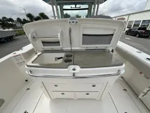 Thumbnail von Boston Whaler 330 Outrage