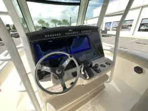 Thumbnail von Boston Whaler 330 Outrage