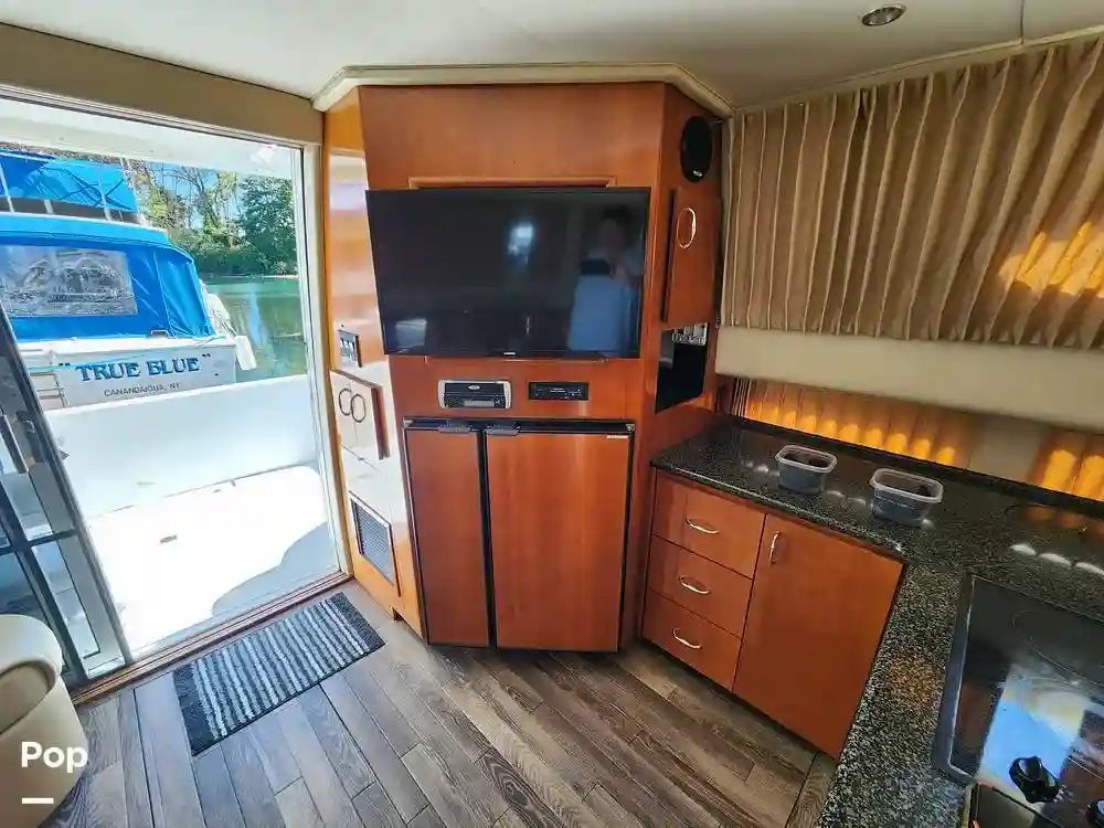 Carver 360 Sport Sedan