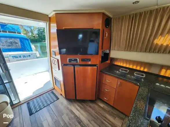 Carver 360 Sport Sedan