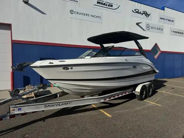 Sea Ray SLX 260 