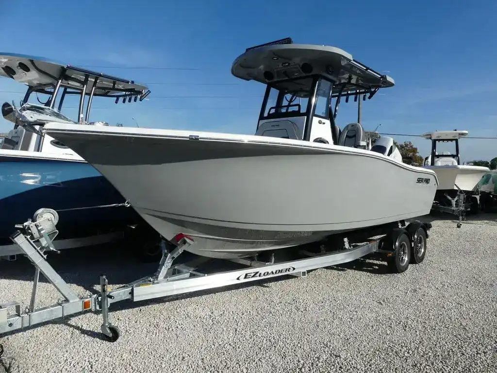 Sea Pro Boats 242 CC DLX