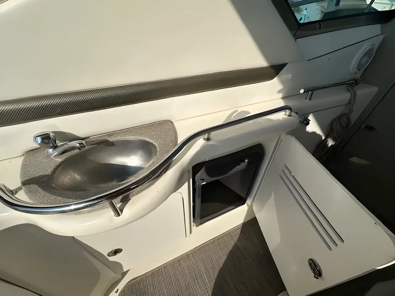 Thumbnail von Sea Ray 380 Sundancer