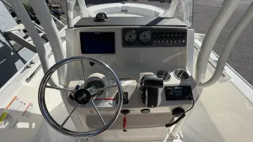 Thumbnail von Boston Whaler 210 Montauk
