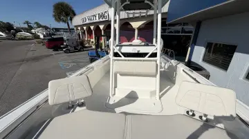 Thumbnail von Boston Whaler 210 Montauk