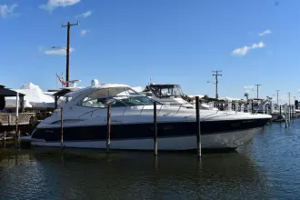 Cruisers Yachts 500 Express