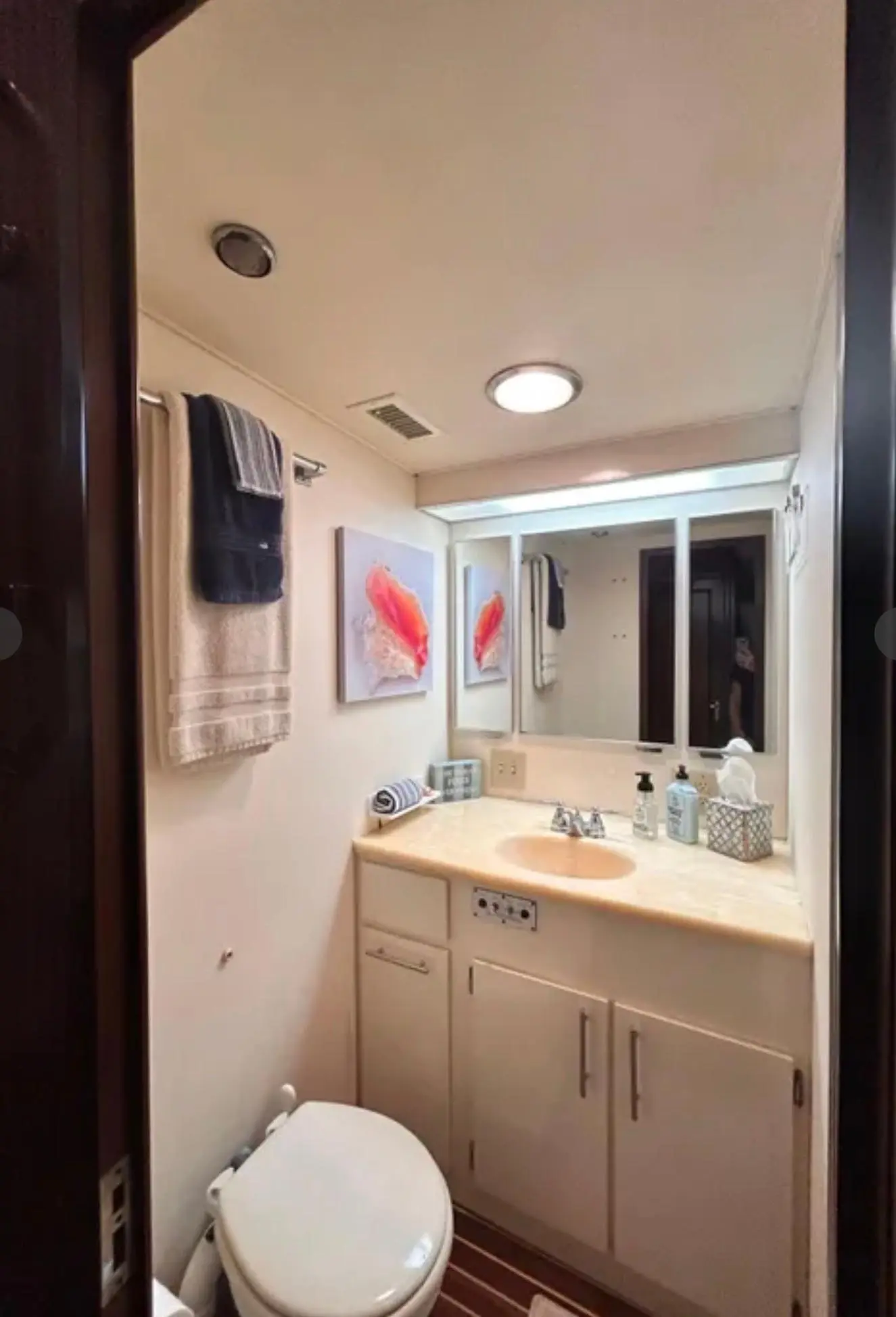 Thumbnail von Hatteras 67 Cockpit Motor Yacht