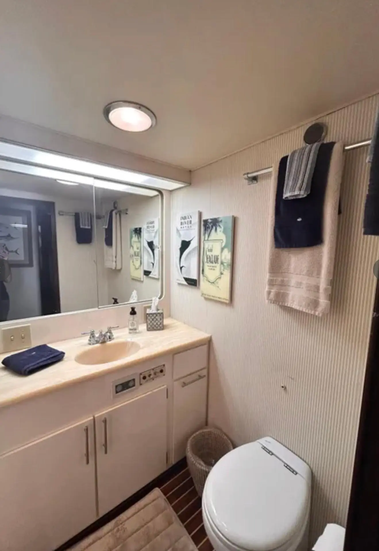 Thumbnail von Hatteras 67 Cockpit Motor Yacht