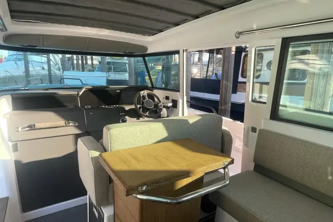 Axopar 37 XC Cross Cabin
