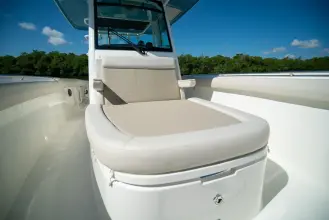 Thumbnail von Boston Whaler 330 Outrage