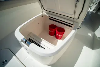 Thumbnail von Boston Whaler 330 Outrage