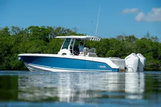 Thumbnail von Boston Whaler 330 Outrage