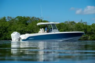 Thumbnail von Boston Whaler 330 Outrage
