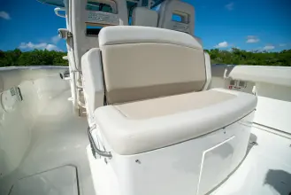 Thumbnail von Boston Whaler 330 Outrage