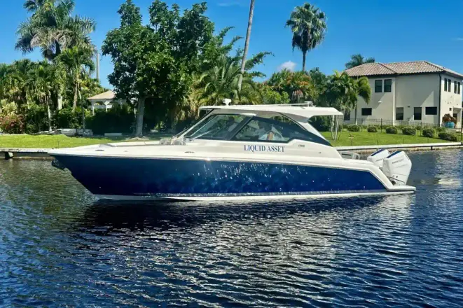 Tiara Yachts 34LX