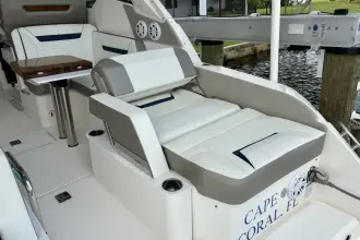 Thumbnail von Tiara Yachts 34LX