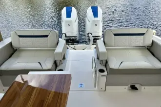 Thumbnail von Tiara Yachts 34LX