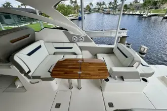 Thumbnail von Tiara Yachts 34LX