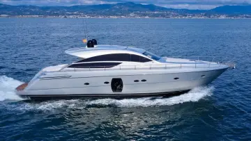 Pershing 64 Platina