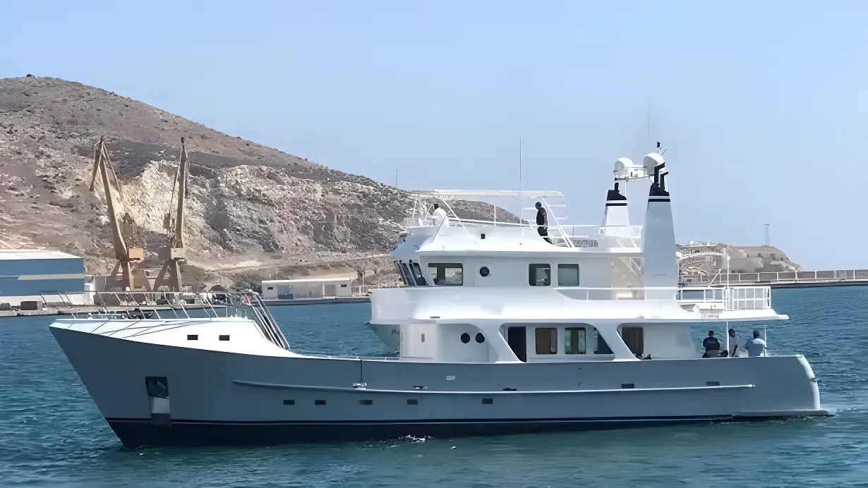 Inace 83 Expedition Explorer Beleza of London